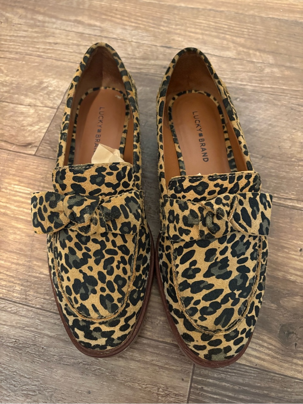 NWOT Leather Cheetah Bow Loafer